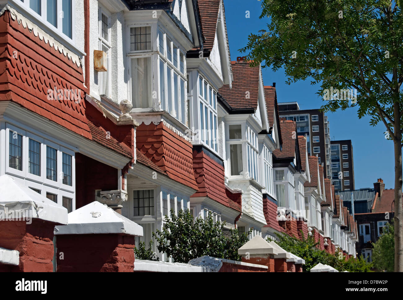 edwardian terraced houses, forming part of the crabtree estate, in fulham, london, england Stock Photo