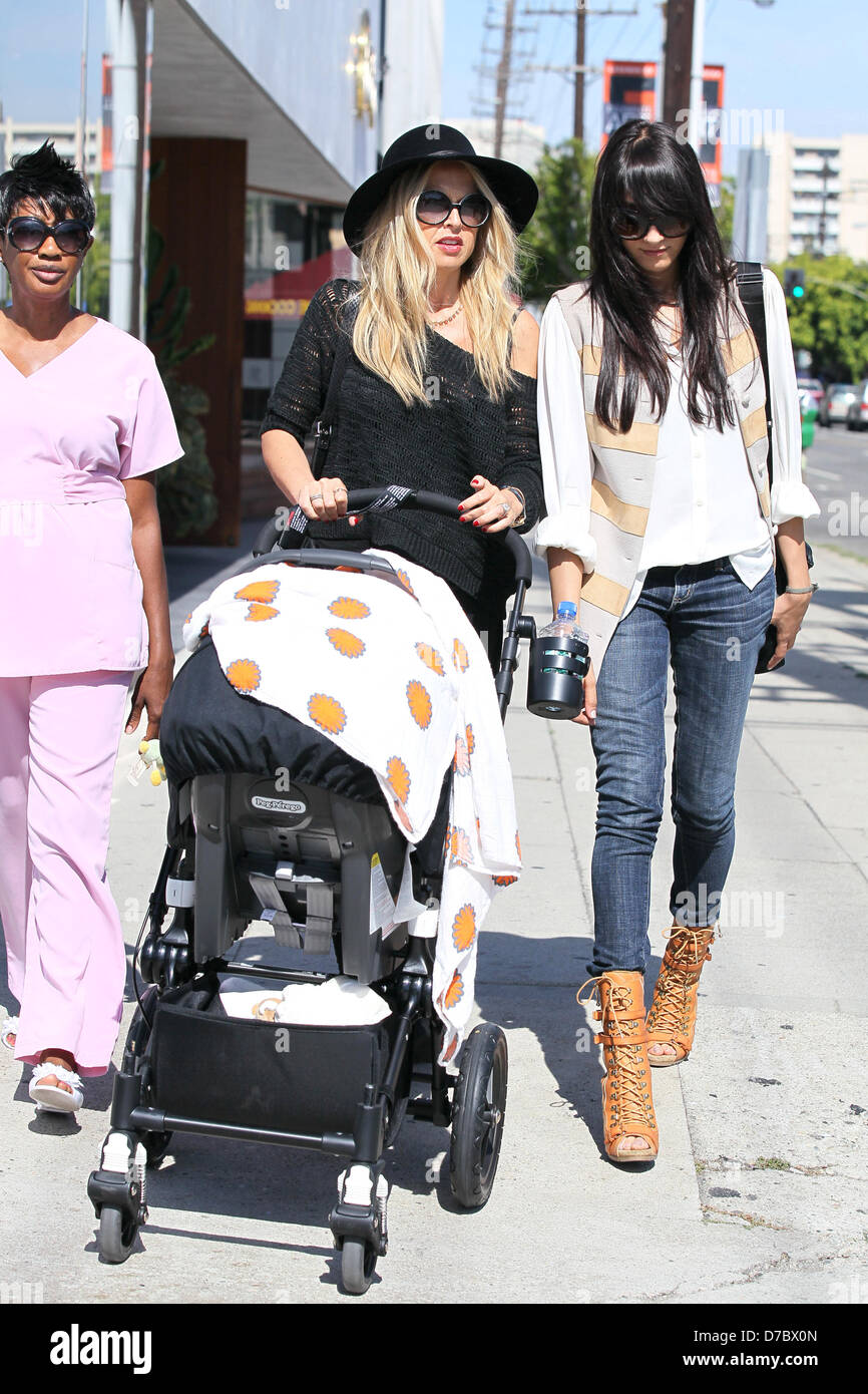 Rachel Zoe Her Newborn Baby Skyler Berman Nanny And Assistant Are Seen Shopping On Robertson Blvd In West Hollywood Los Stock Photo Alamy