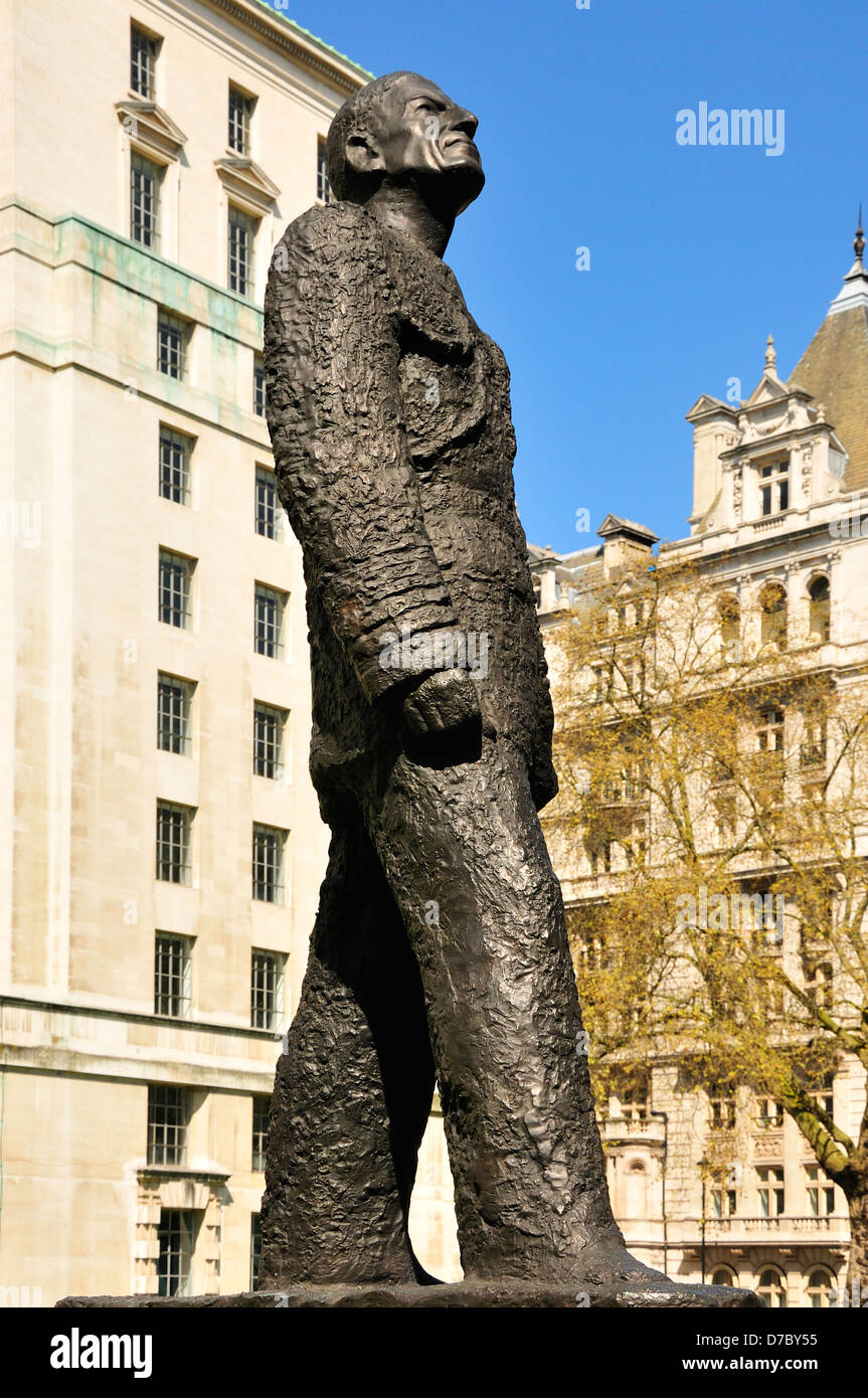 London, England, UK. Statue (Oscar Nemon, 1975) of Charles Portal, 1st