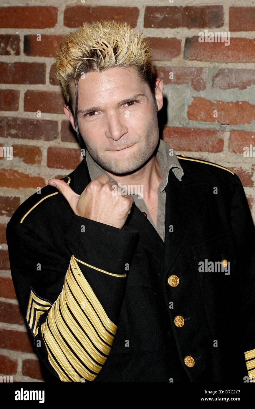 Кори фельдман. Кори фельдман в детстве. Corey feldman mullet. Кори фельдман. Corey scott feldman.