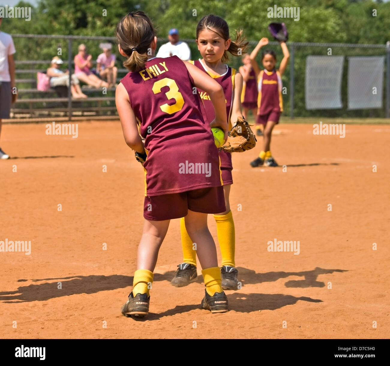 Girl softball catch hires stock photography and images Alamy