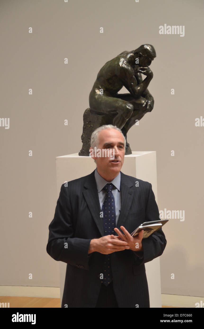 David Norman, Vizepräsident des Auktionshauses Sotheby's, spricht am 03
