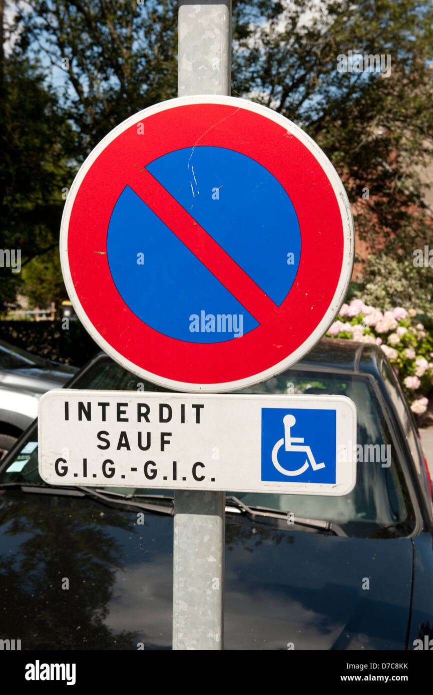 No Parking except disabled free Montreuil France Europe EU Stock Photo