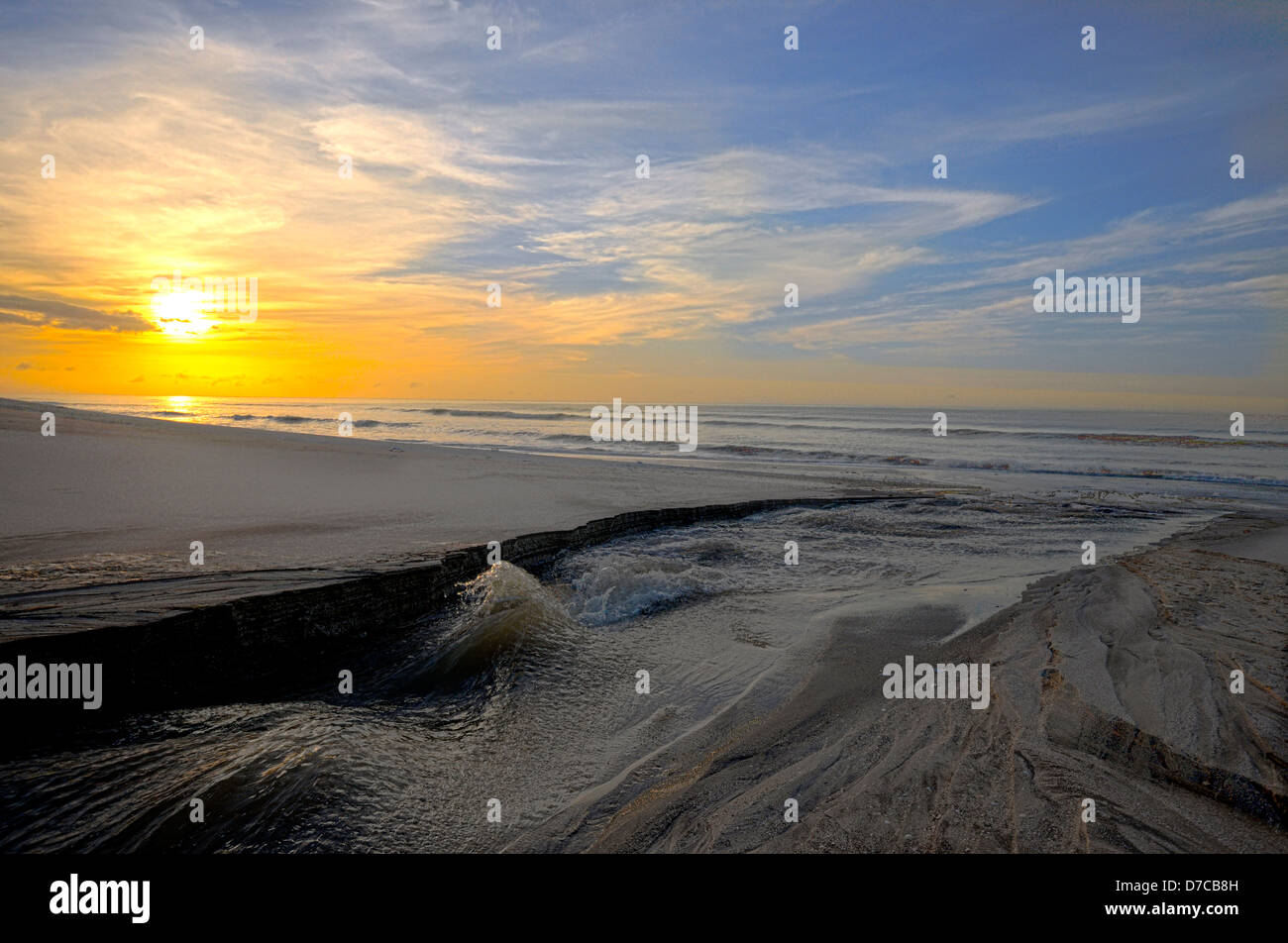 River flowing into the ocean hires stock photography and images Alamy