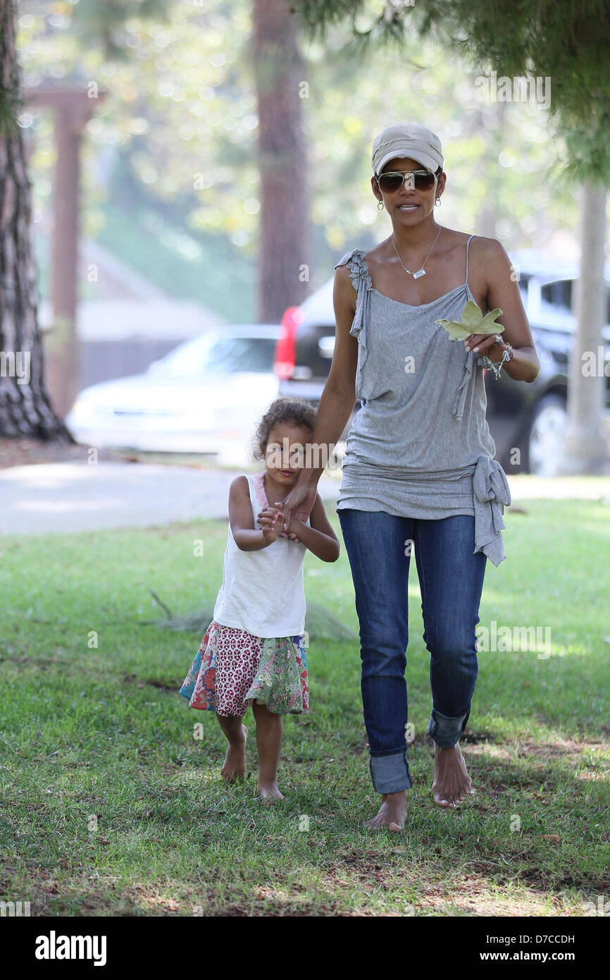 Halle Berry spends the afternoon with her daughter Nahla Ariela Aubry ...