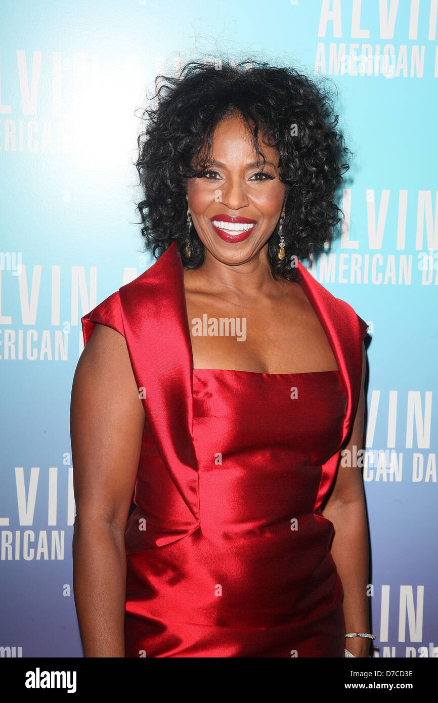 Pauletta pearson washington hires stock photography and images Alamy