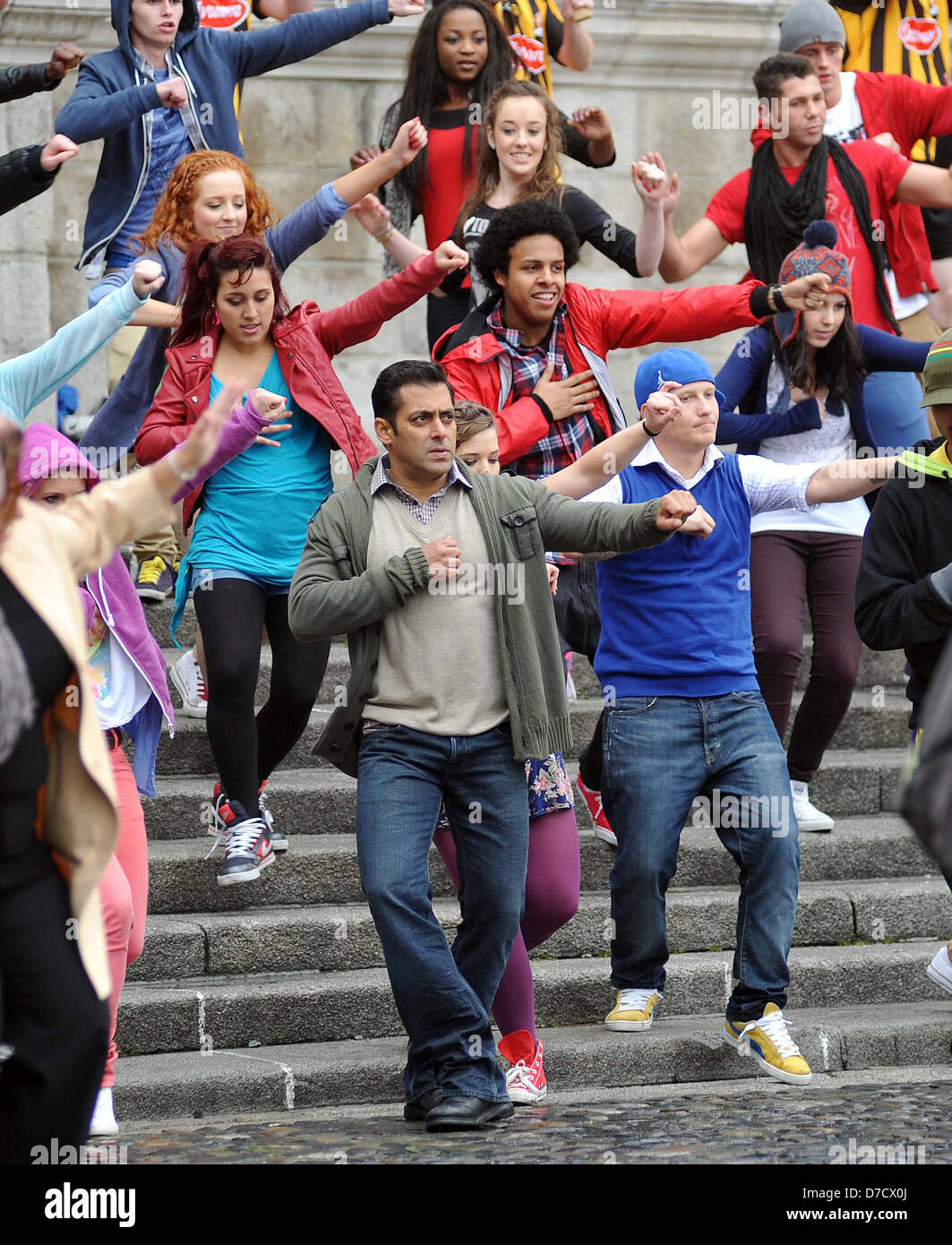 Bollywood star Salman Khan filming a dance scene in Trinity College for the upcoming film, Ek Tha Tiger Dublin, Ireland - Stock Photo