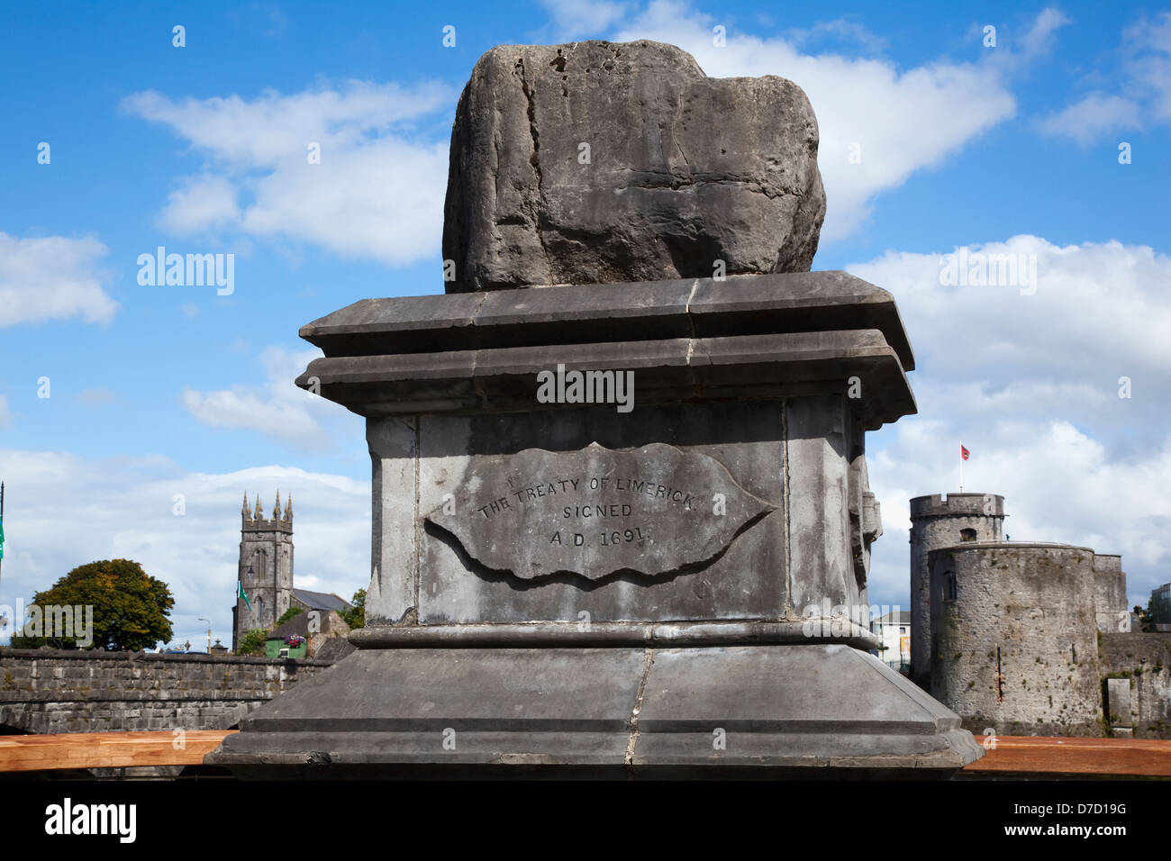 The treaty stone and king john's castle;Limerick city county limerick ireland Stock Photo Alamy
