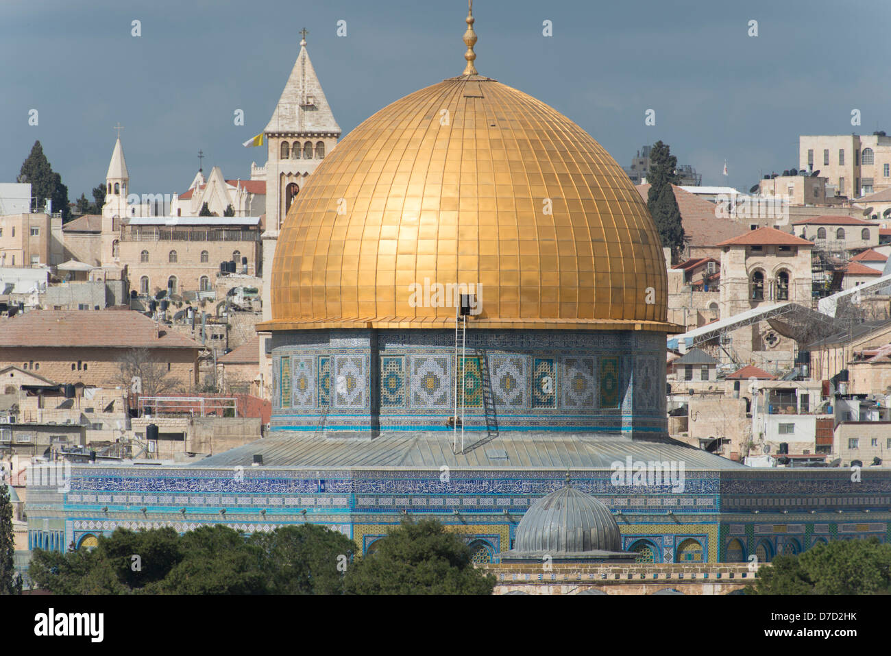 Details of The golden dome of the Islamic Dome of the Rock in Jerusalem, viewed from the Mount of Olives Stock Photo