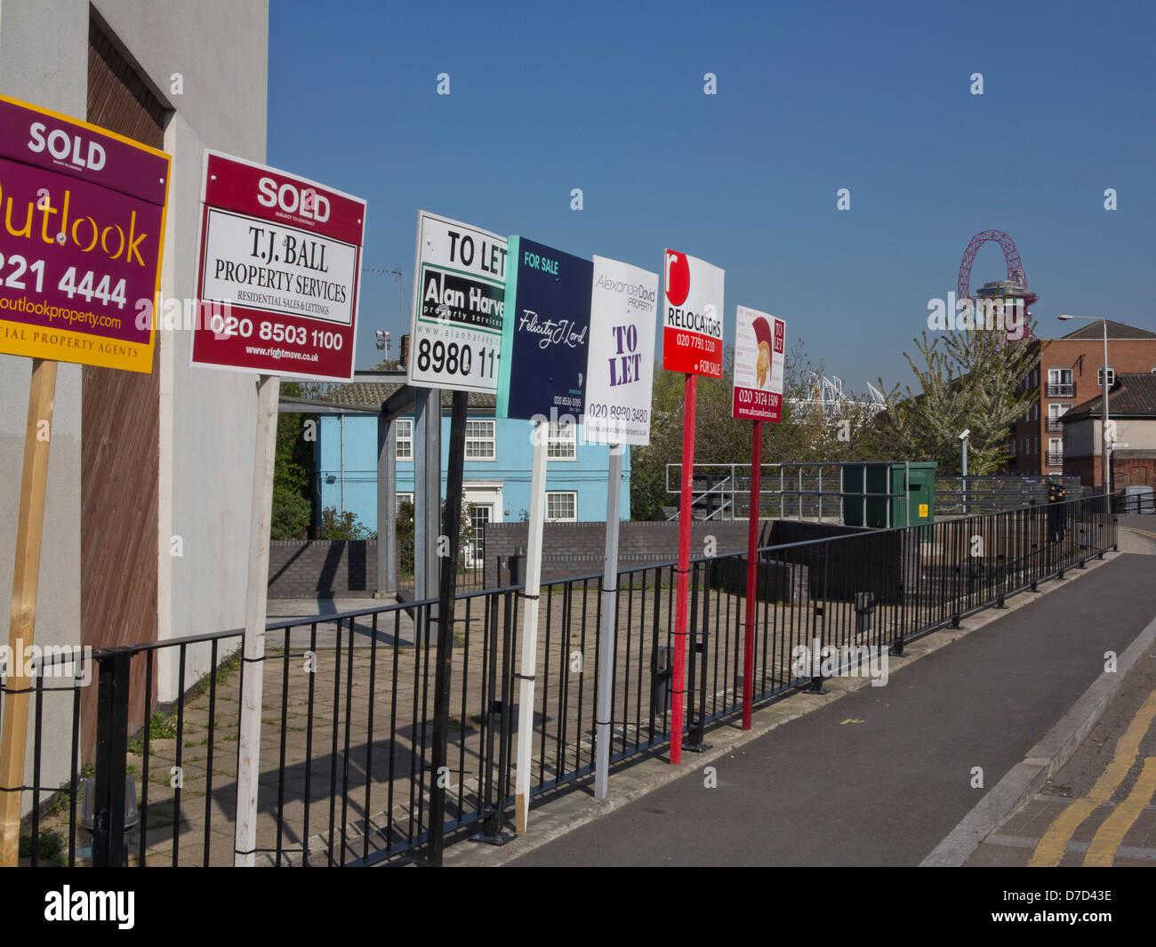 For sale and to let property signs in Stratford by the London 2012 Queen Elizabeth II Olympic Park Stock Photo