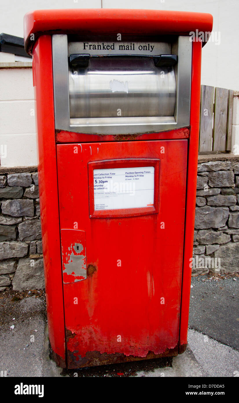 Red post box franked mail hires stock photography and images Alamy