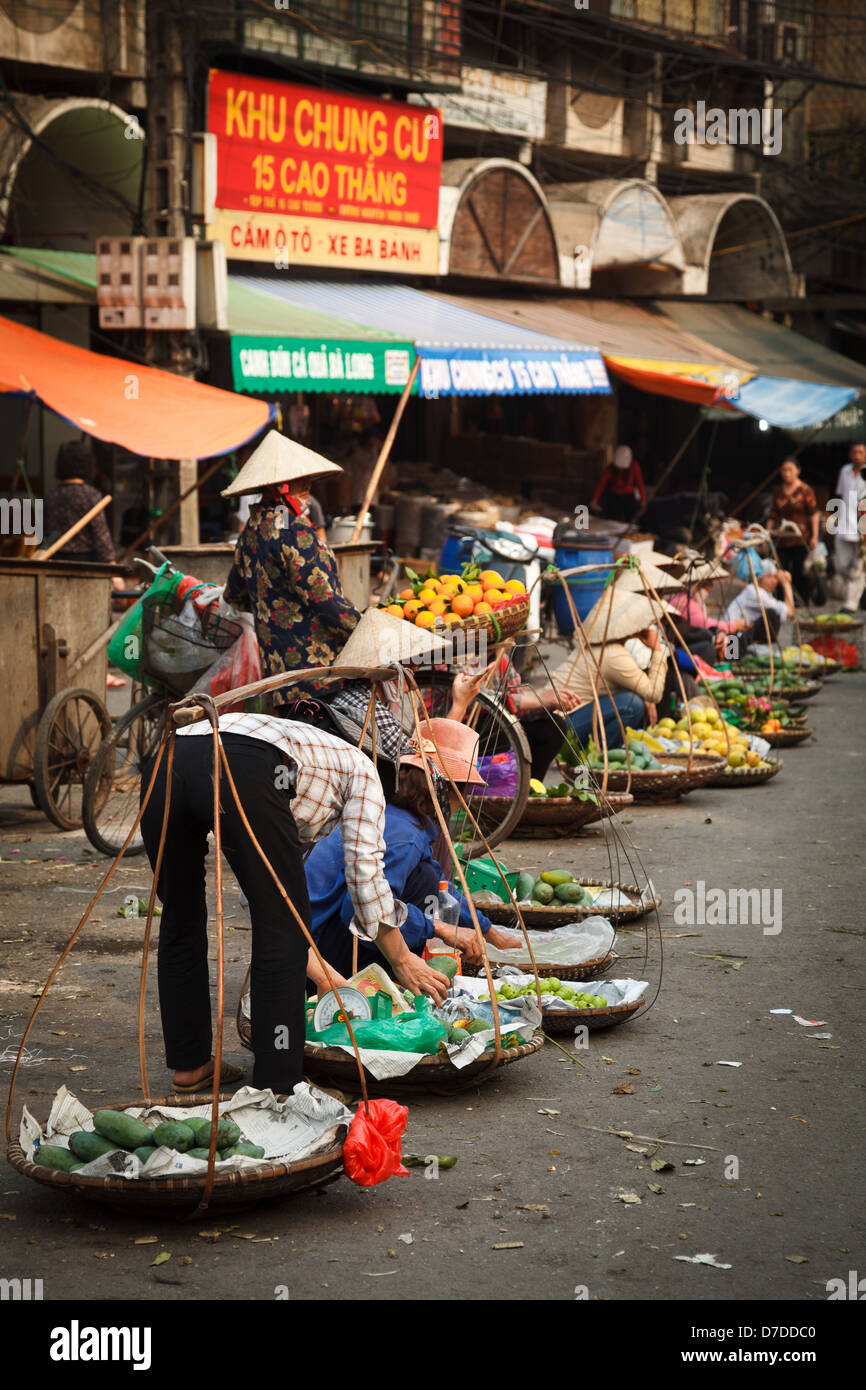 Vietnam food markets in hanoi hi-res stock photography and images - Alamy