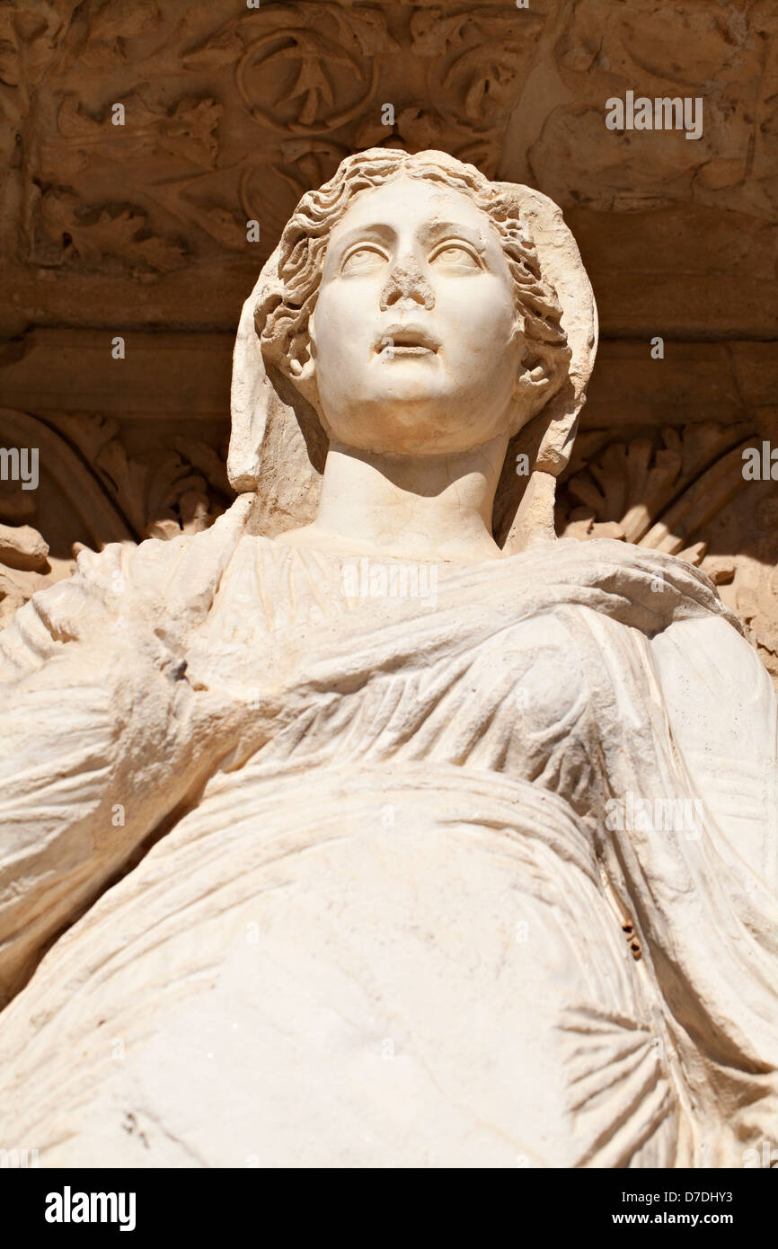 Celcus Statue of Celcus Library in Ephesus, Turkey Stock Photo - Alamy