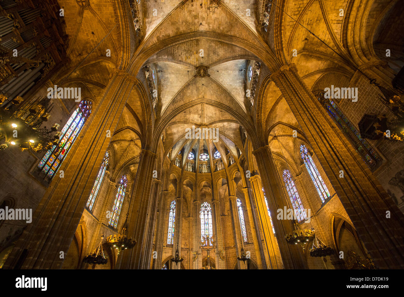 Catedral interior hi-res stock photography and images - Alamy