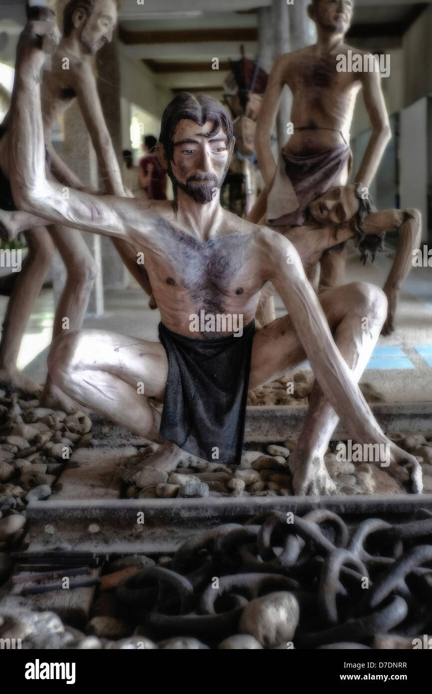 Jeath museum Kanchanaburi. Figure of WW 2 prisoners of war working at the Death Railway. Jeath World War 11 museum. Kanchanaburi Thailand Asia Stock Photo
