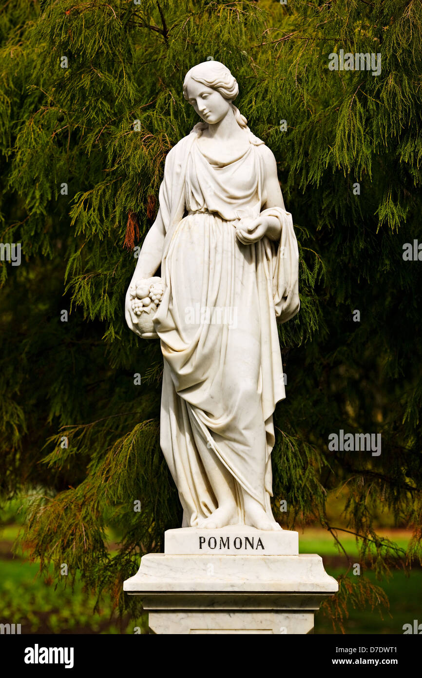 Ballarat Australia / Thomas Stoddart marble statues in the Ballarat