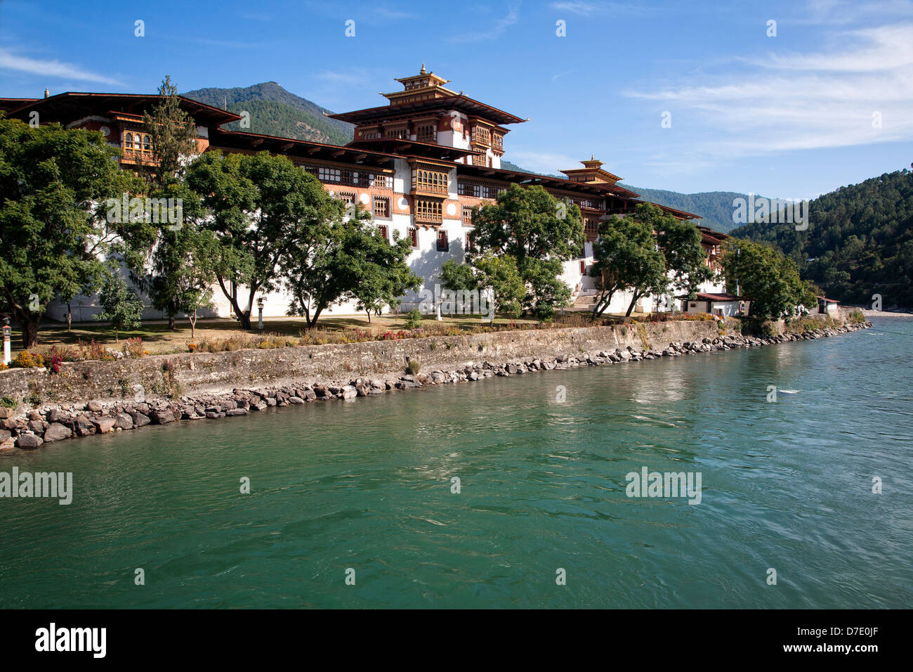 The Punakha Dzong (fortress) at the confluence of the Mo and Pho Chhu (rivers). Bhutan. Stock Photo