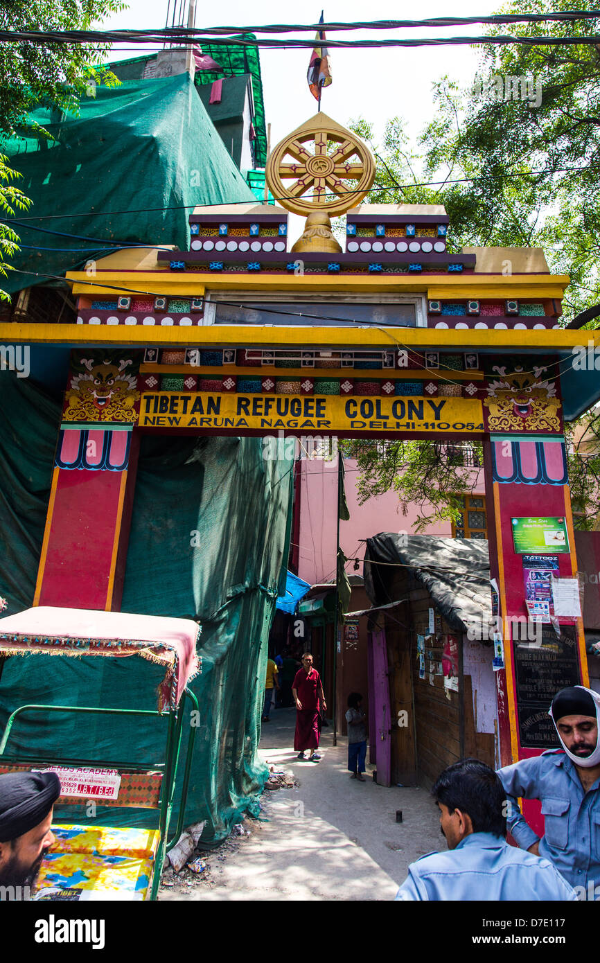 Entrance to Majnu-ka-tilla, Tibetan refugee colony in Delhi, India Stock Photo