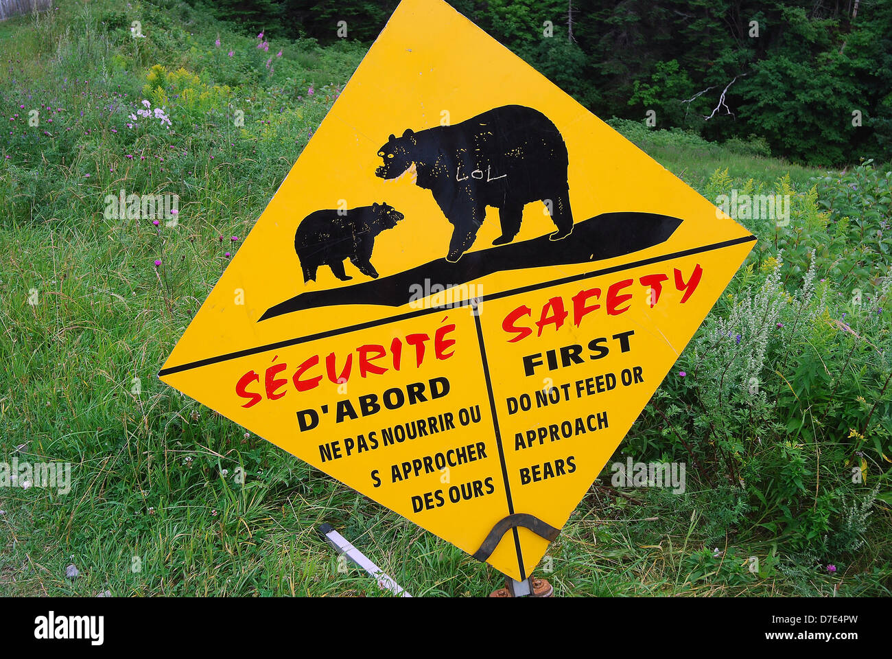 Safety sign for Bear, Quebec Canada Stock Photo