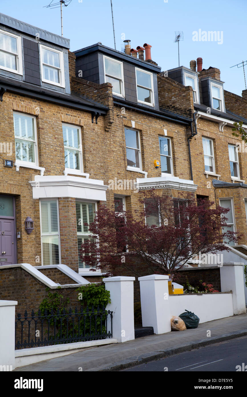 Row of Terraced Houses Wandsworth London Uk Stock Photo Alamy