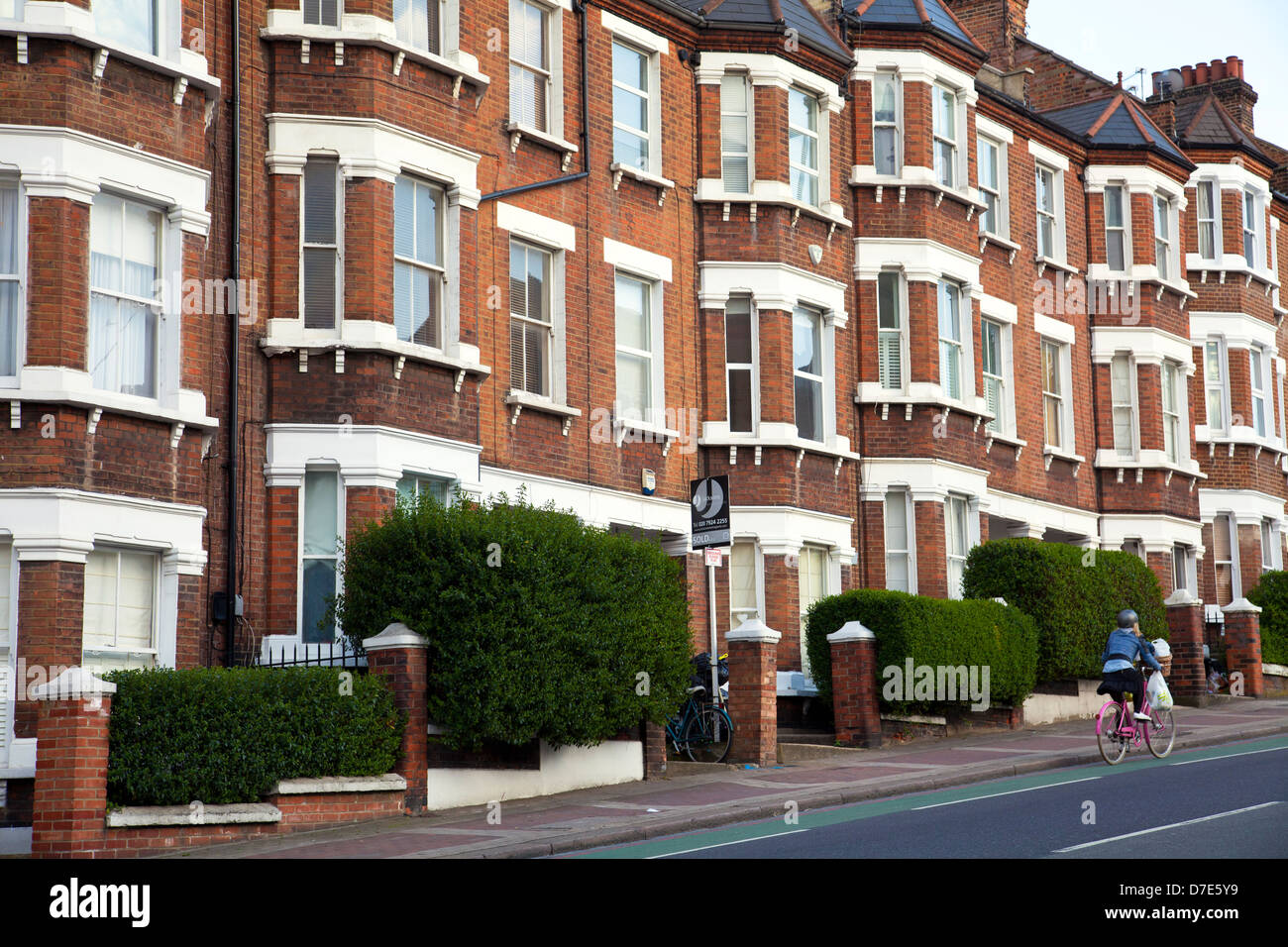 Row of Terraced Houses Wandsworth London Uk Stock Photo Alamy