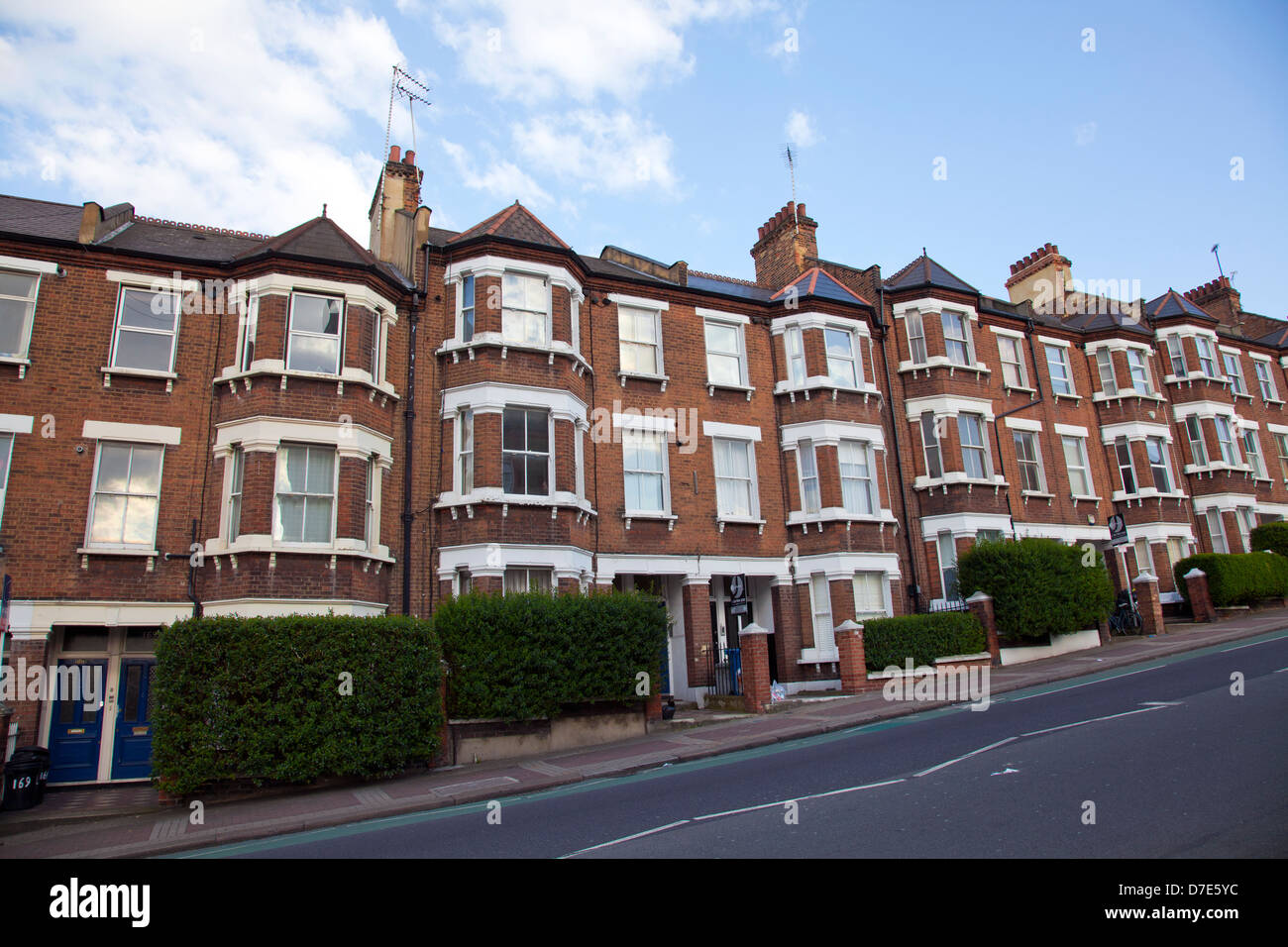 Wandsworth road hires stock photography and images Alamy