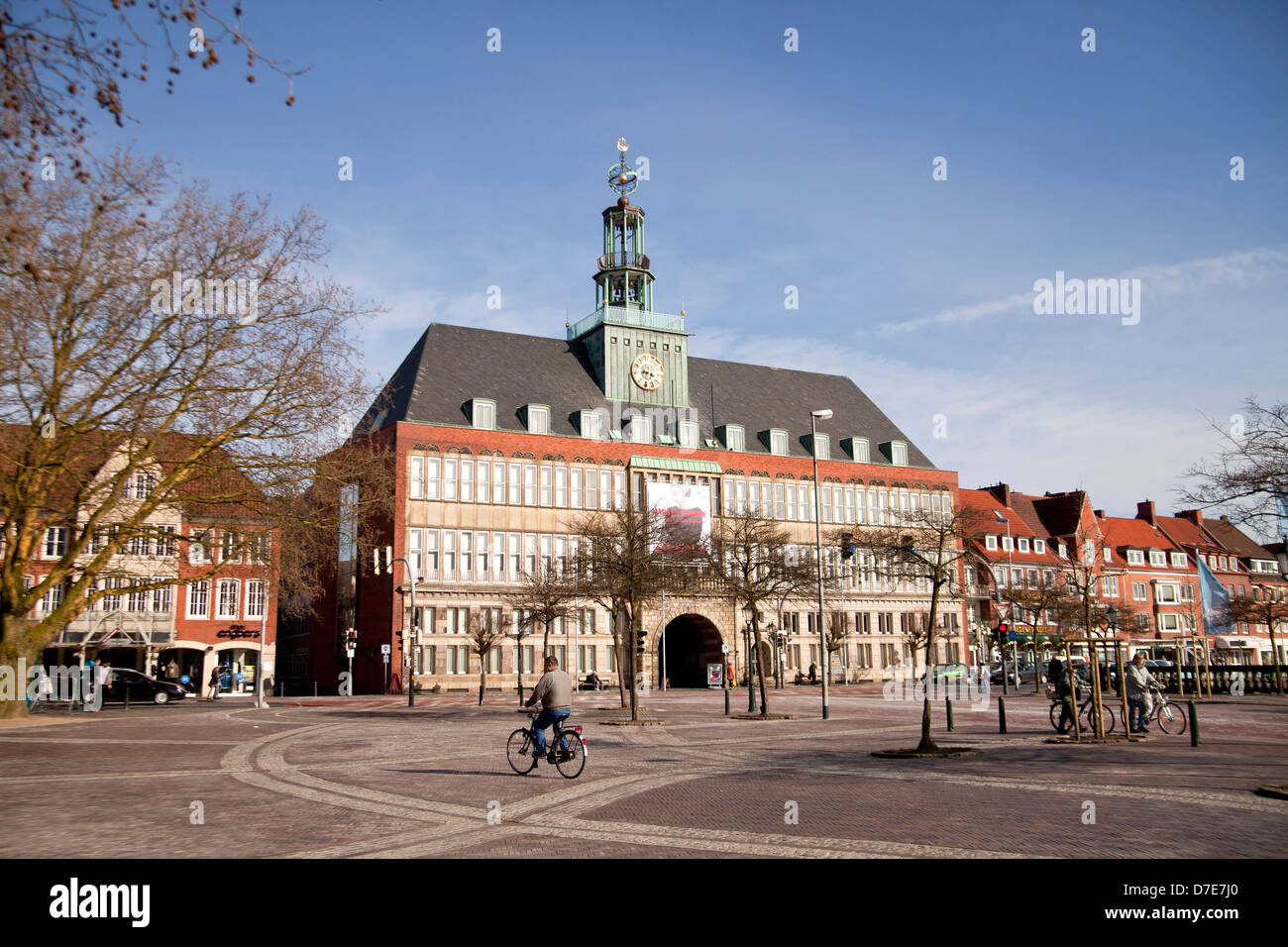 Rathaus in Emden, Ostfriesland, Niedersachsen, Deutschland, Europa | Town hall, Emden, East Frisia, Lower Saxony, Germany Stock Photo