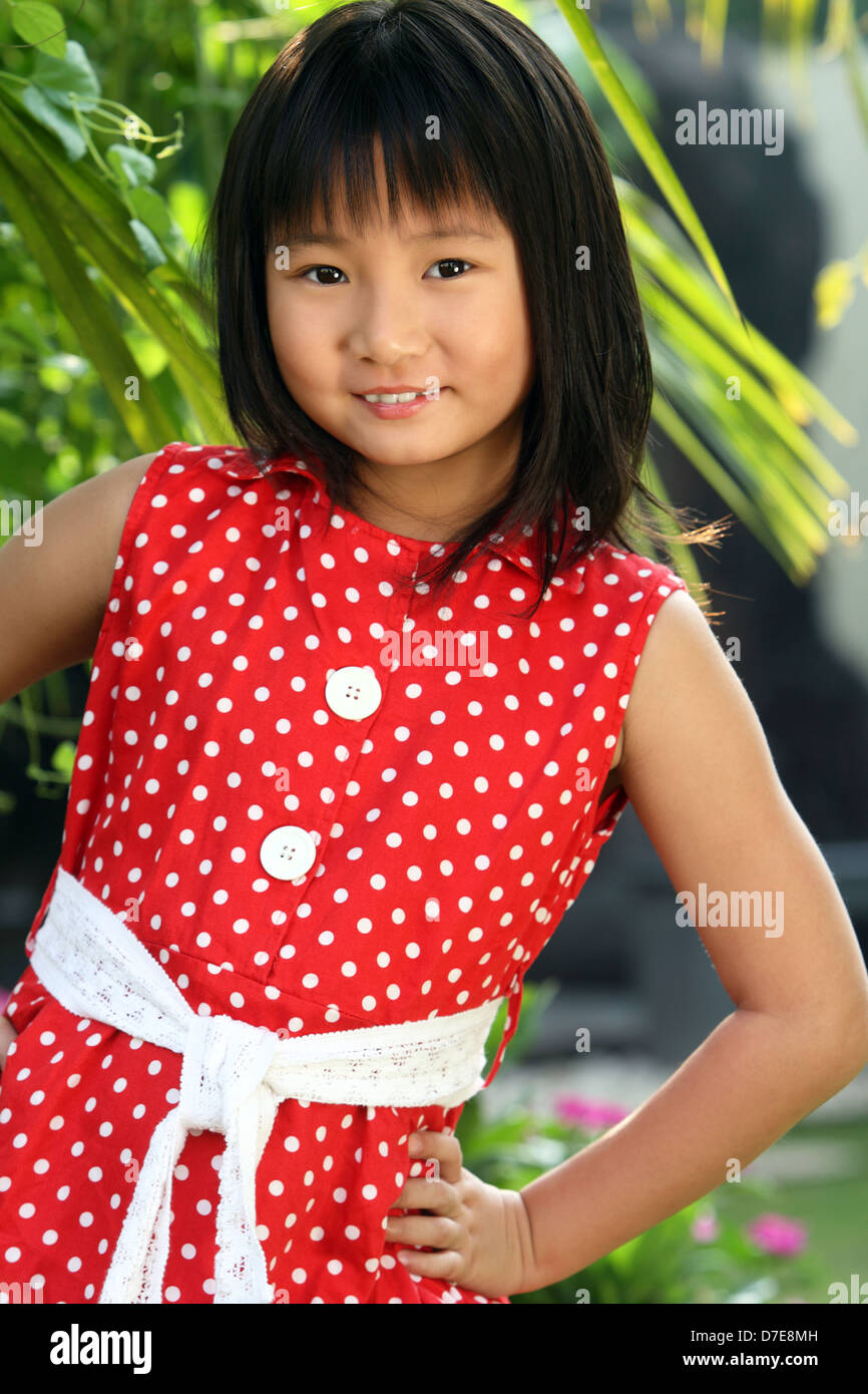 Outdoor portrait of Asian little girl Stock Photo - Alamy