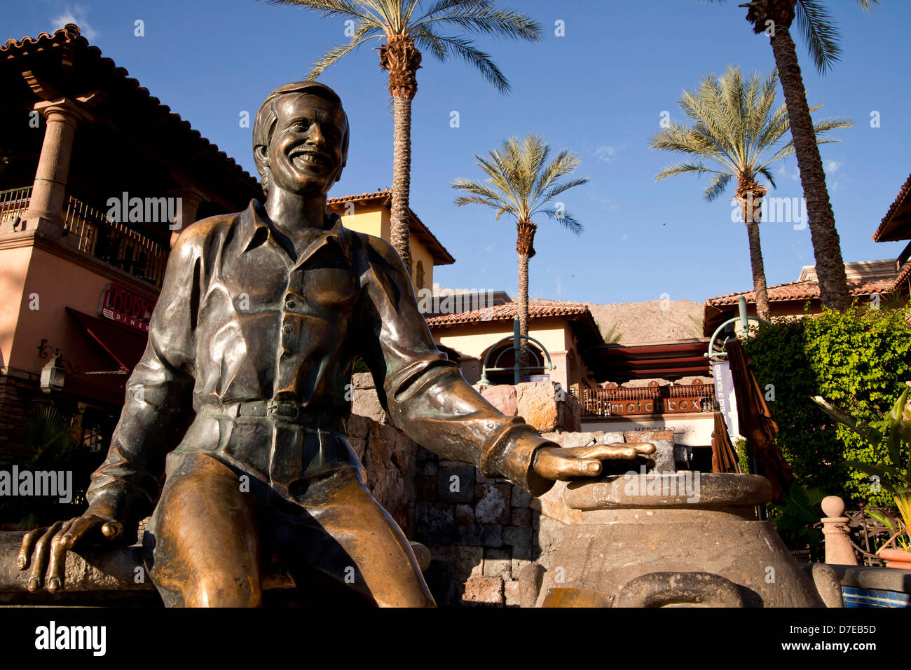 bronze statue of Sonny Bono in downtown Palm Springs on Palm Canyon