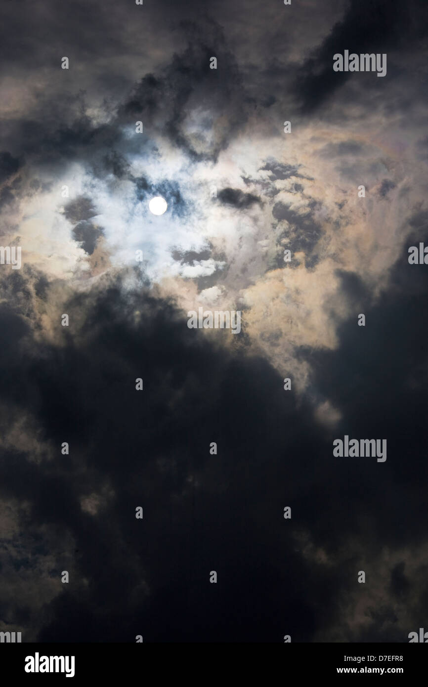 sun shining through clouds Stock Photo - Alamy
