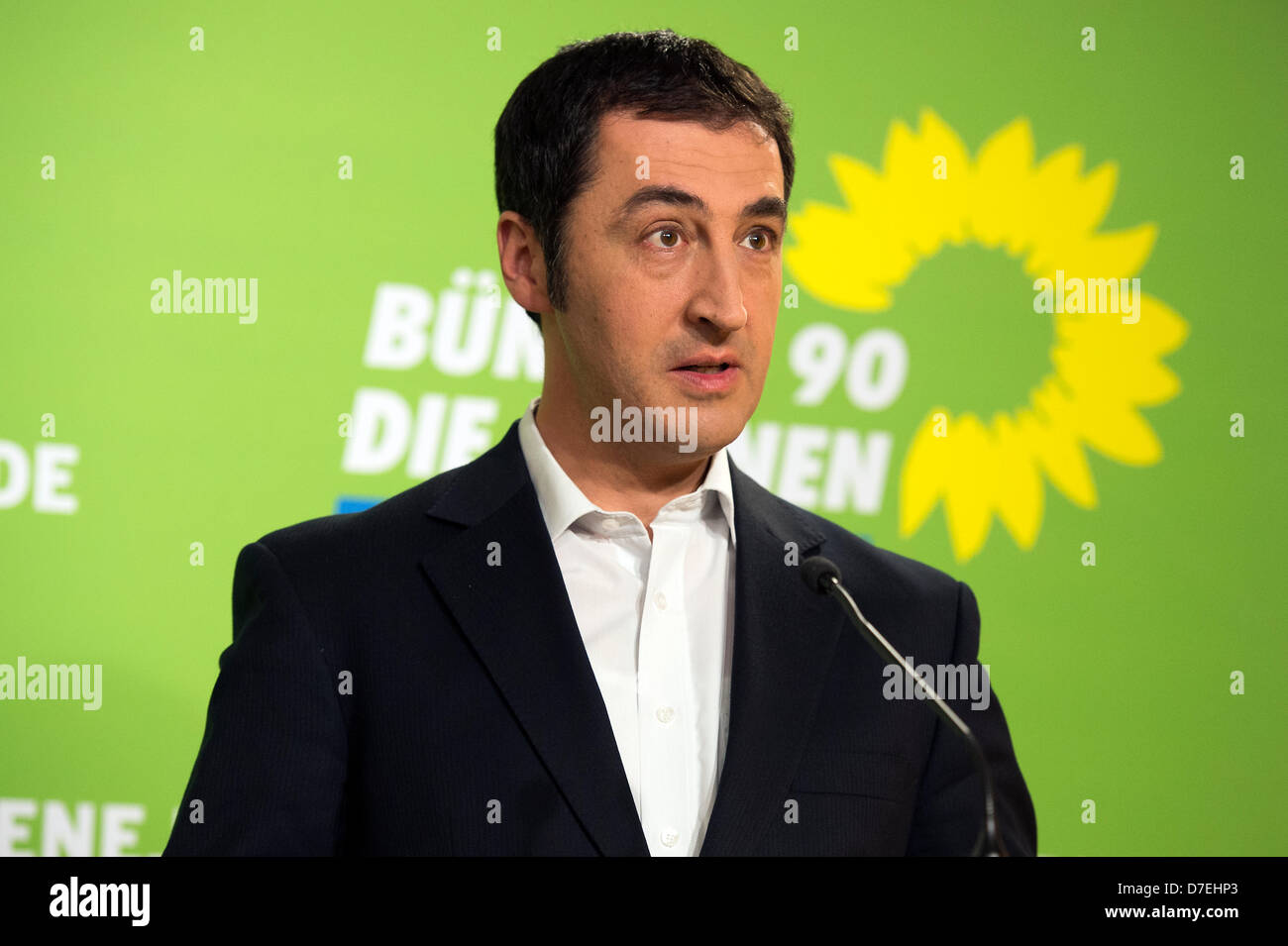 Berlin, Germany. 6th May, 2013. The Chairman of The Greens / Bundnis 90, Cem Özdemir gives a press conference in Berlin. Credit: Credit: Gonçalo Silva/Alamy Live News. Stock Photo