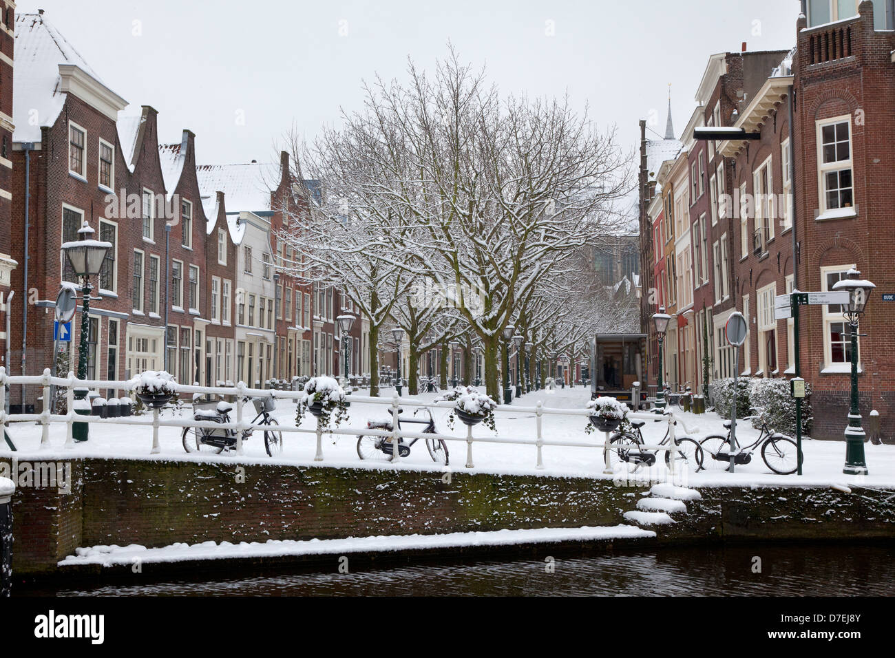 Snow in the streets of Leiden, Holland Stock Photo