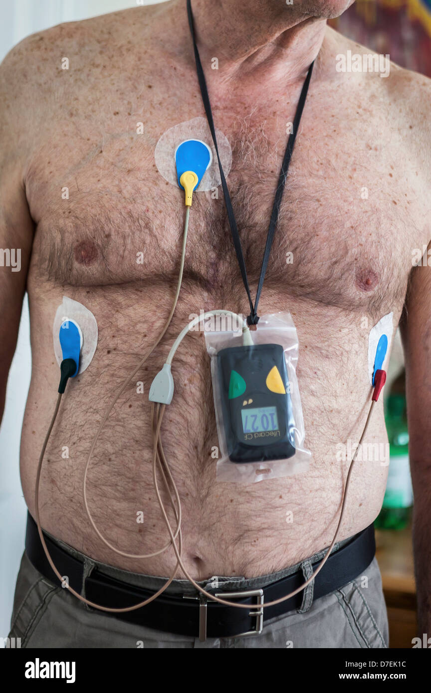24 hour heart monitor hi-res stock photography and images - Alamy