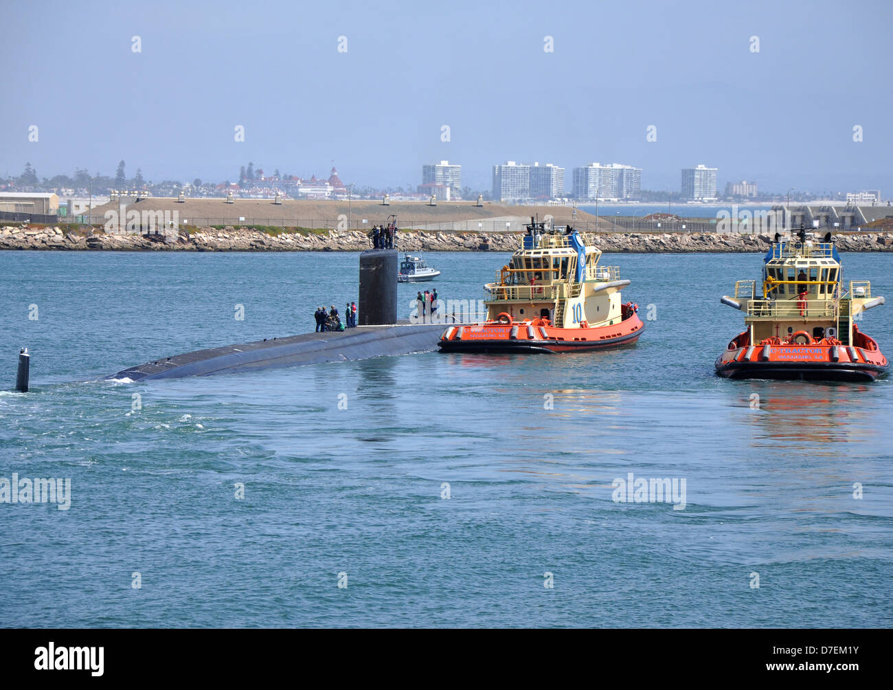 Uss san diego departs hi res stock photography and images Alamy
