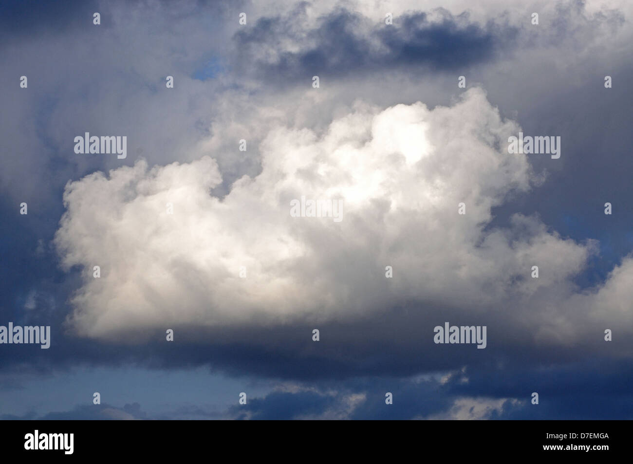 Stormy cloud background hi-res stock photography and images - Alamy