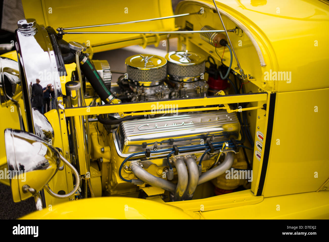 chevrolet-v8-engine-stock-photo-alamy