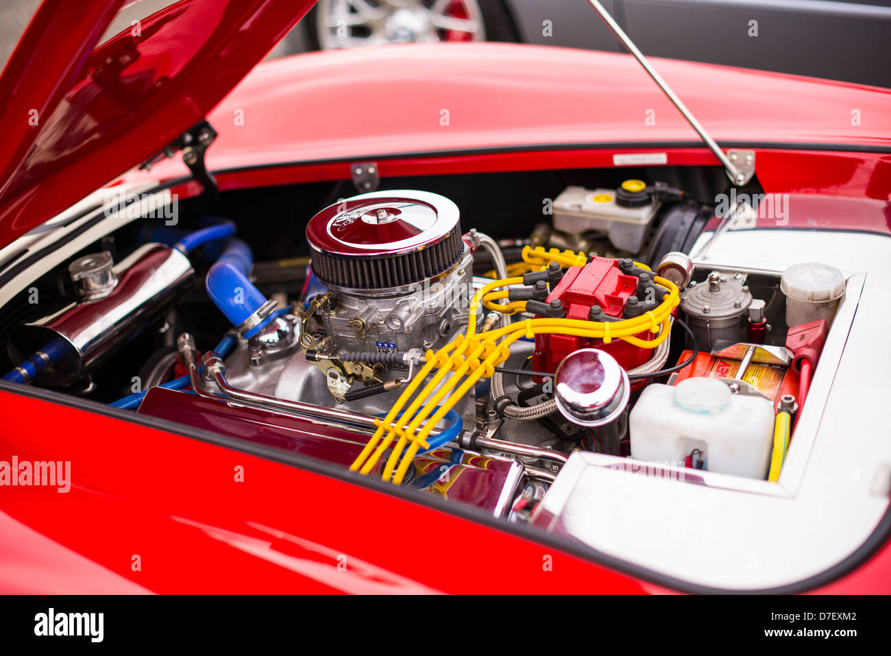 Engine bay hires stock photography and images Alamy