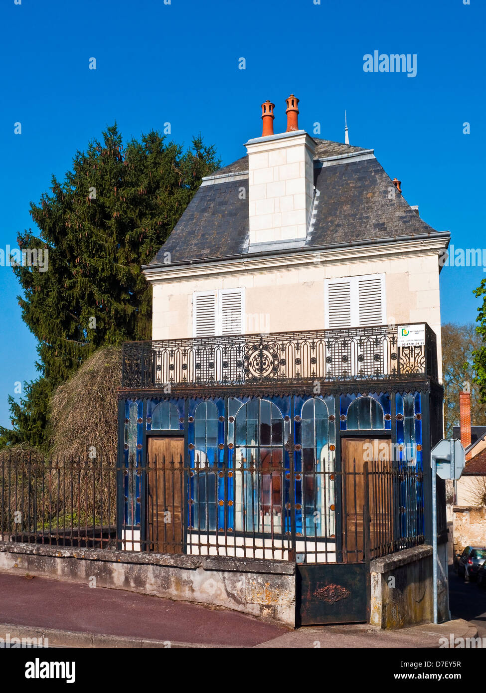 Traditional french house hi-res stock photography and images - Alamy
