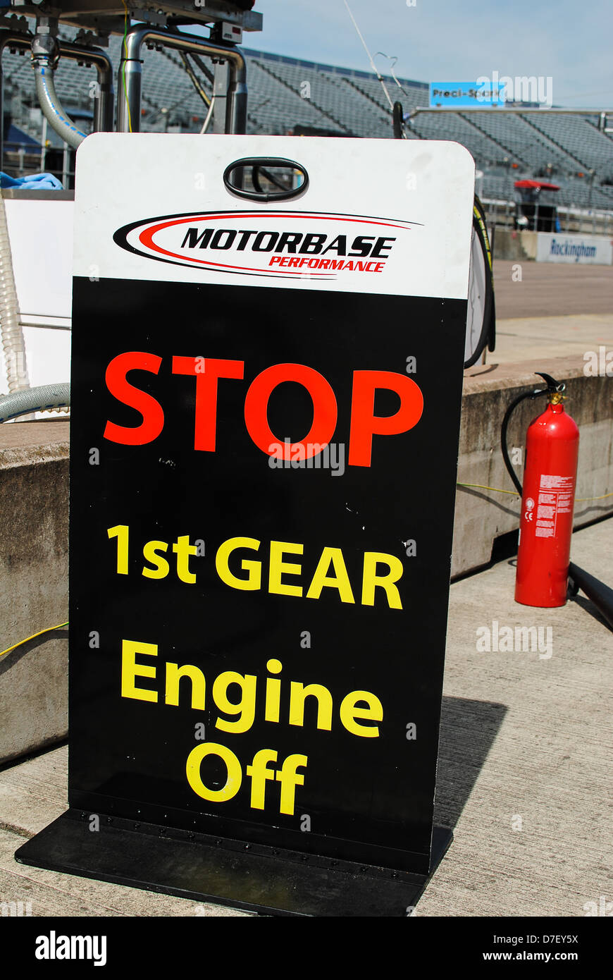 Stop engines sign Stock Photo Alamy