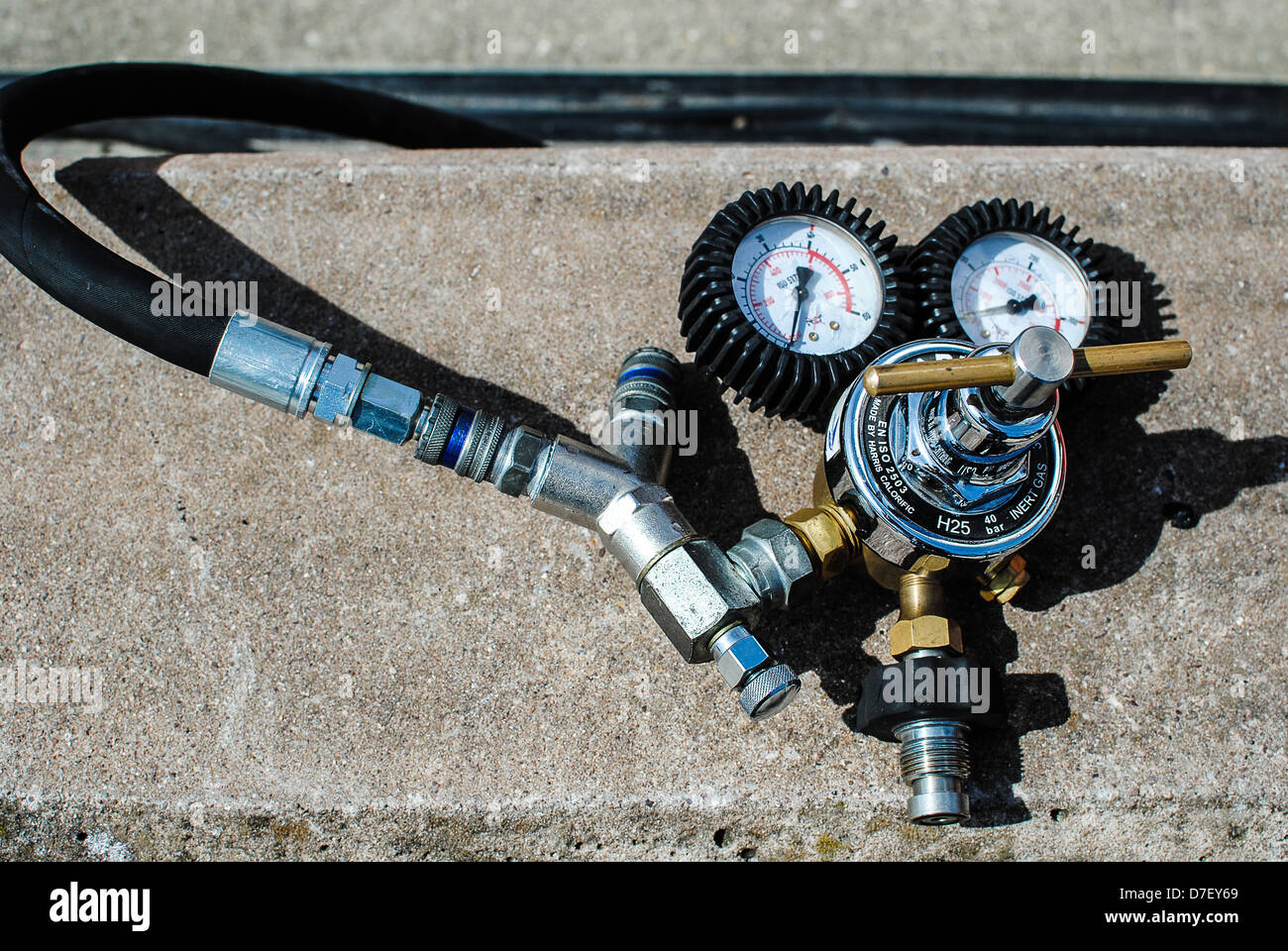 Tyre pressure gauge hi-res stock photography and images - Alamy