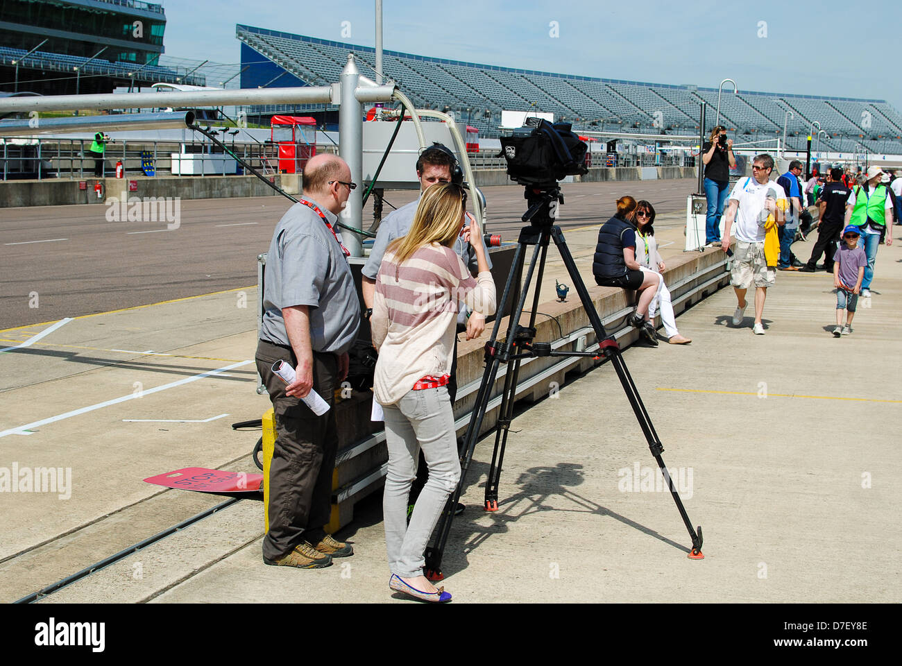 Motors TV camera crew with Jenny Gow Stock Photo Alamy
