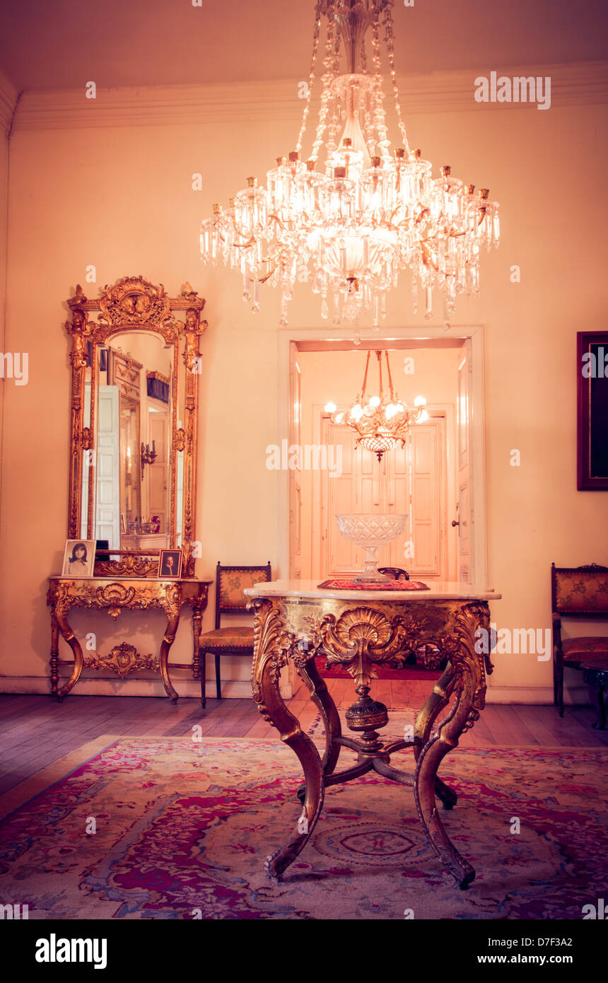 Luxurious victorian style interior hi-res stock photography and images ...