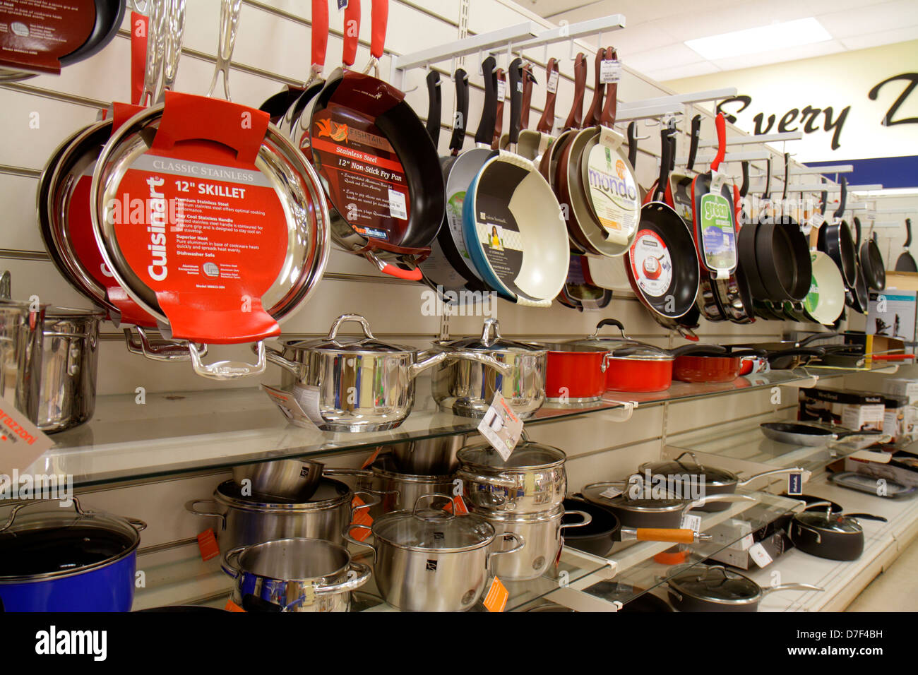 Pots And Pans Shop High Resolution Stock Photography And Images Alamy