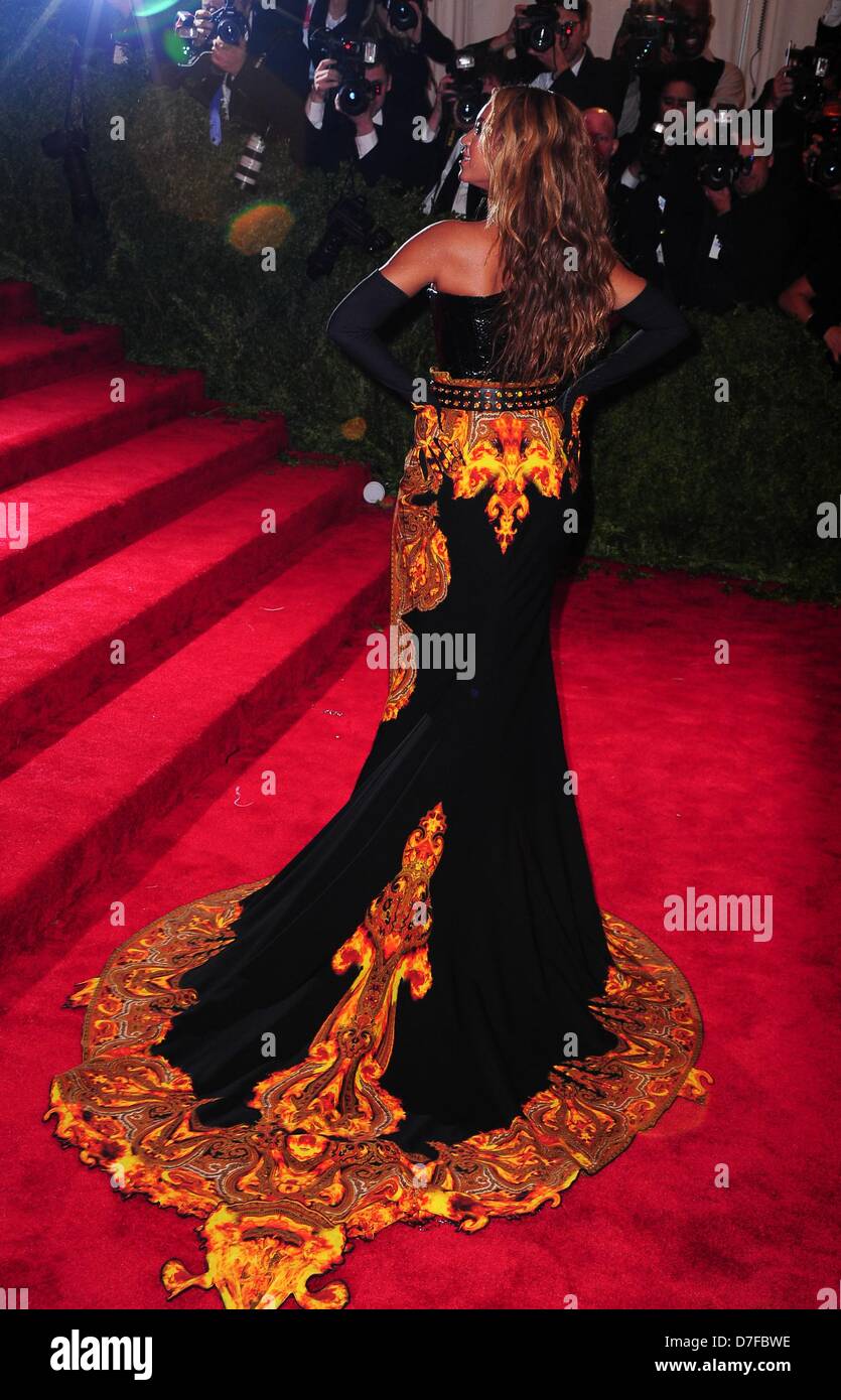 Beyonce knowles punk hi-res stock photography and images - Alamy