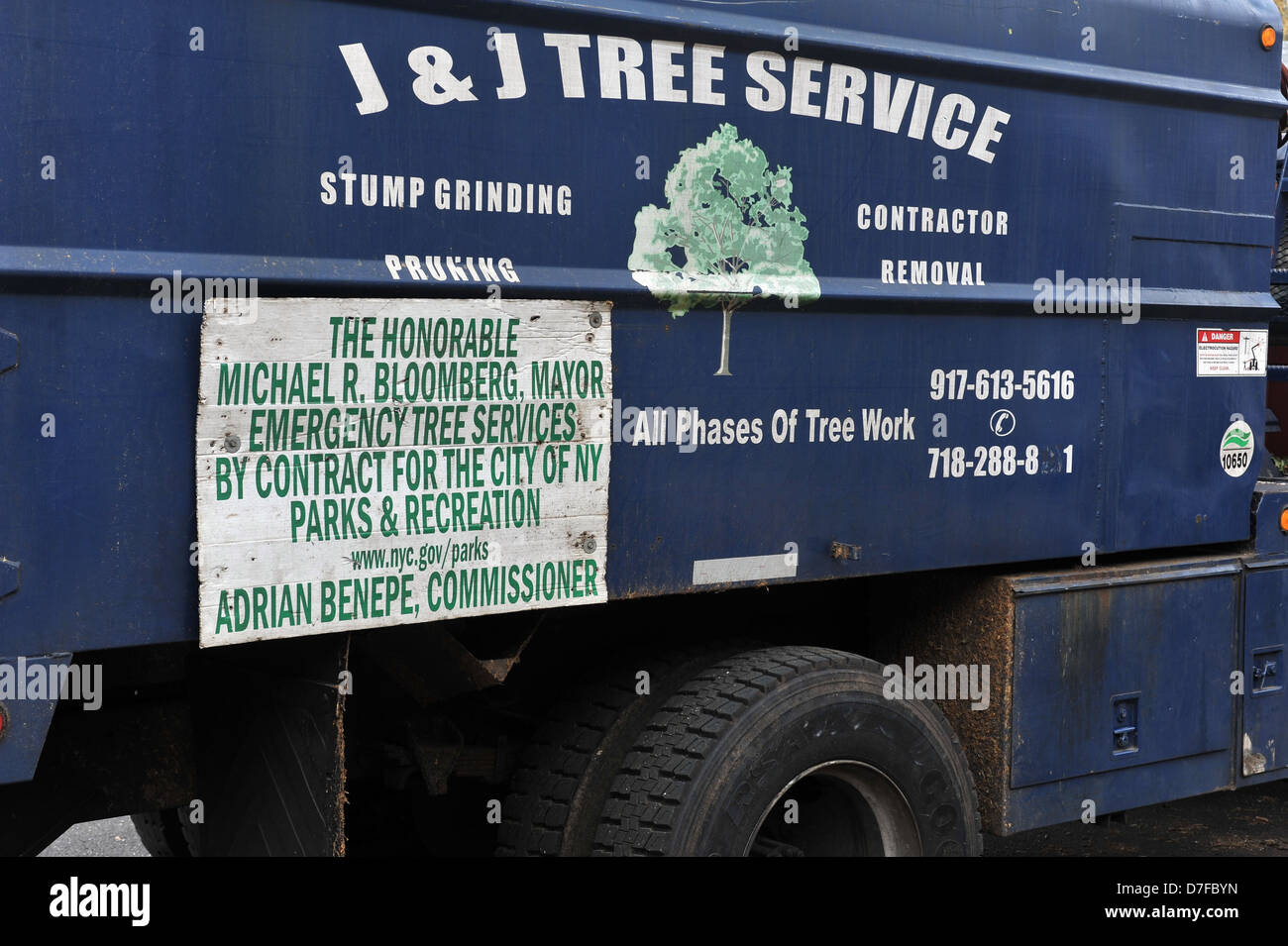 BROOKLYN, NY NOVEMBER 03 Emergency tree evacuation service in the