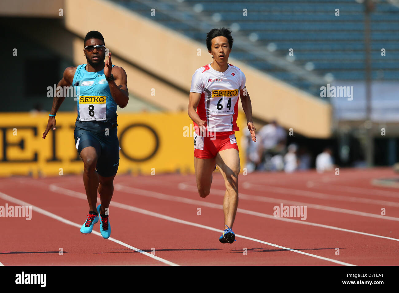 Tokyo, Japan. 5th May 2013. (L to R)  Manteo Mitchell (USA),  Kei Takase (JPN),  MAY 5, 2013 - Athletics :  IAAF World Challenge  Seiko Golden Grand Prix 2013 Tokyo  Men's 200m  at National Stadium, Kanagawa, Japan.  (Photo by YUTAKA/AFLO SPORT/Alamy Live News) Stock Photo