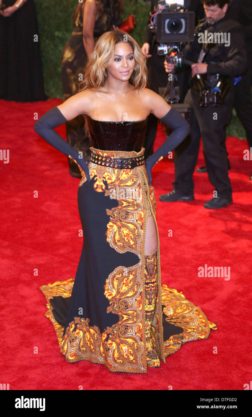 Beyonce knowles punk hi-res stock photography and images - Alamy