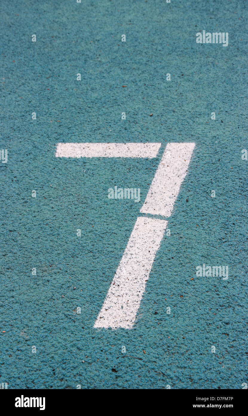 7 Tracks Sign Number 7 on an athletic track hi-res stock photography and images - Alamy