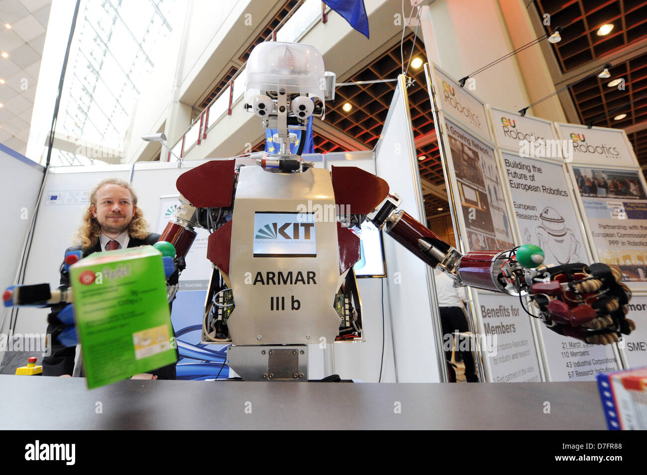 Karlsruhe, Germany. 7th May, 2013. The robot ARMAR III b of the Karlsruhe Institute for Technology KIT is presented at the International Conference on Robotics and Automation (ICRA) at the congress center in Karlsruhe, Germany, 07 May 2013. The annual academic conference covering advances in robotics takes place until 10 May. Photo: ULI DECK/dpa/Alamy Live News Stock Photo