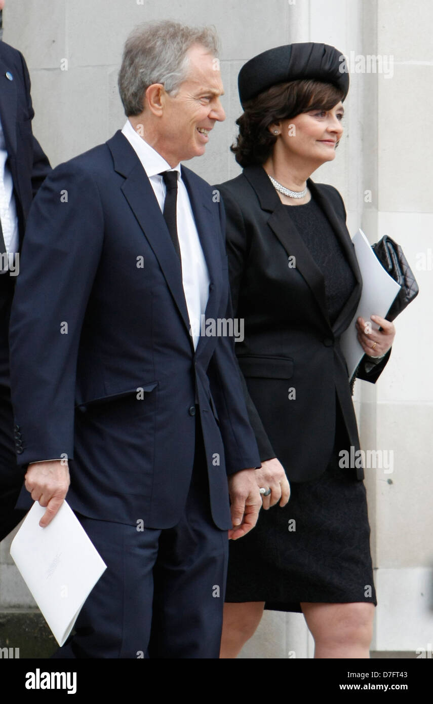 TONY BLAIR AND WIFE CHERIE BLAIR LEAVING ST. PAULS CATHEDRAL AFTER THE FUNERAL OF BARONESS MARAGARET THATCHER, 17/4/2013 Stock Photo